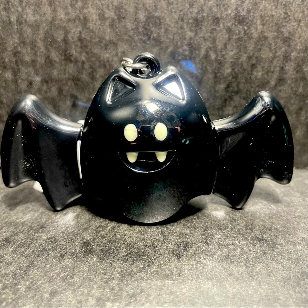 BNWT Bath & Body Works Bat Anti-Bac holder WINGS FLAP with a push of a button